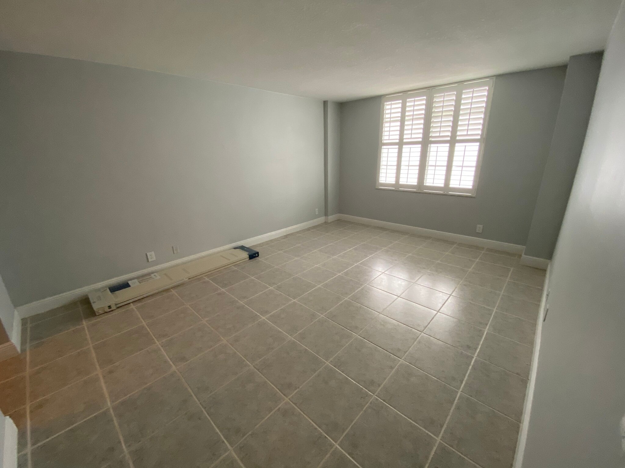 Building Photo - 3725 S Ocean Dr