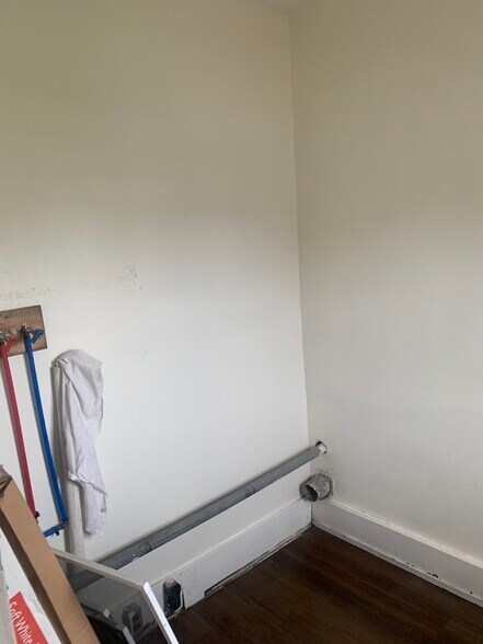 Laundry room - 276 E 6th St