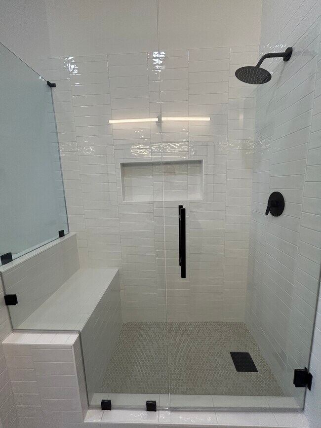 Building Photo - 73 Whitefoord Ave SE