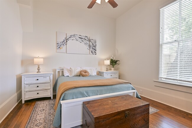 Building Photo - 1808 Avenue K