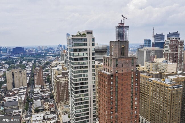 Building Photo - 1706 Rittenhouse Square