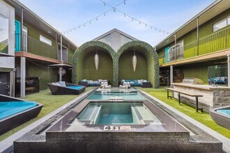 Building Photo - London Apartments