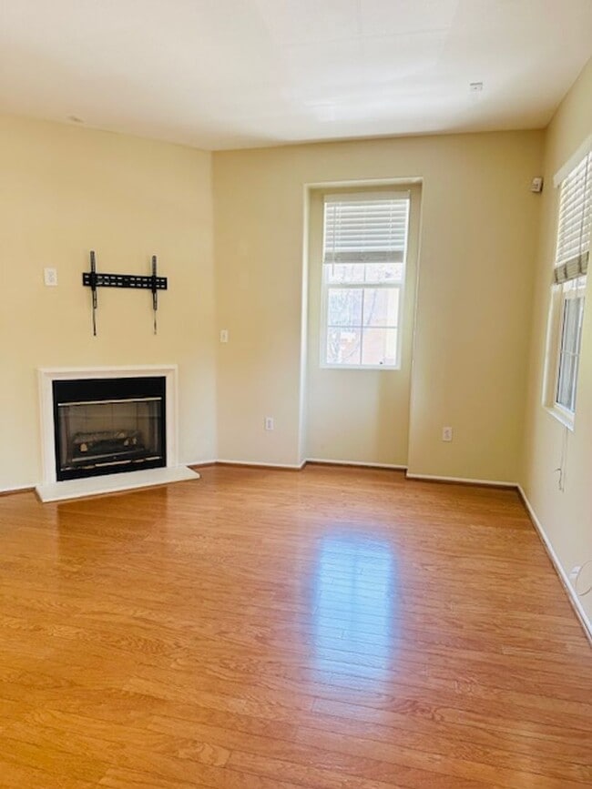 Building Photo - 820 Timberwood