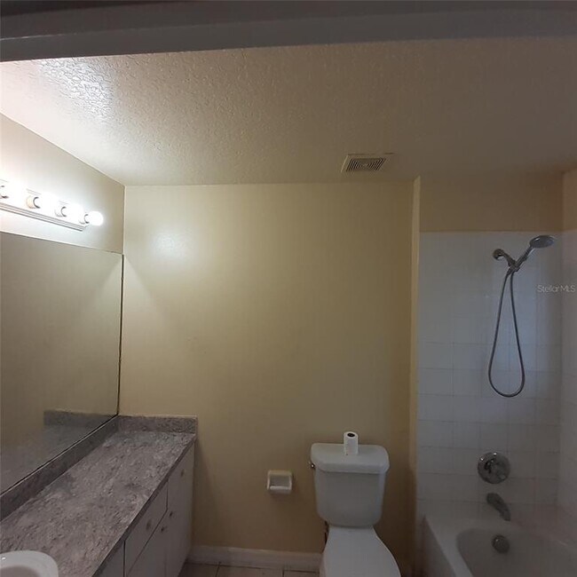 Building Photo - 3625 E Chelsea St