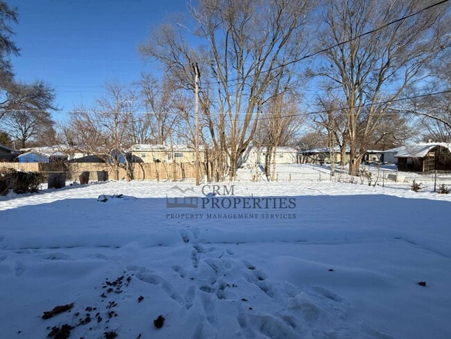 Building Photo - 806 Maumee Dr