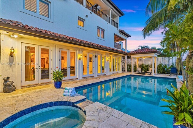 Building Photo - 625 Poinciana Dr