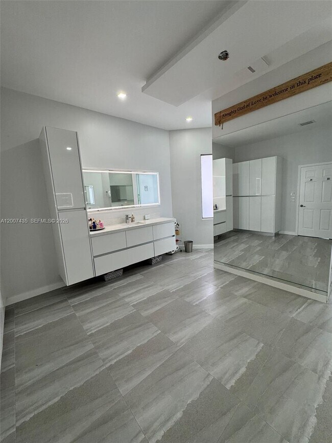 Building Photo - 15053 SW 40th St