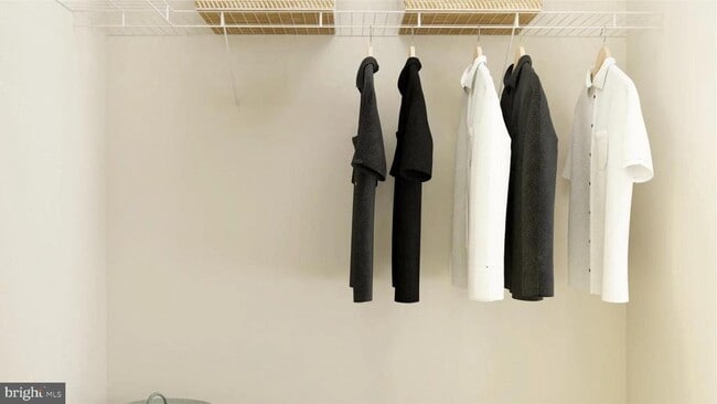 Building Photo - 16 Anderson Dr