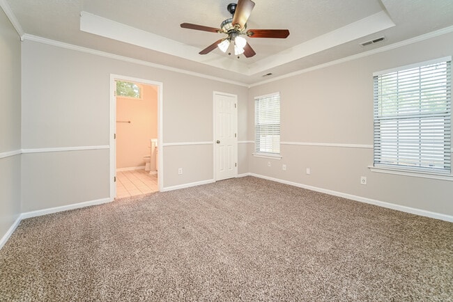 Building Photo - Fantastic 3bd/2ba home! Let yourself in!