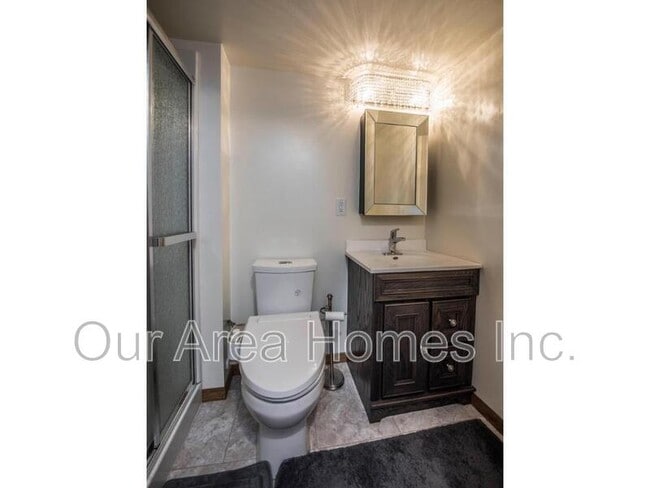 Building Photo - 3901 9th Ln