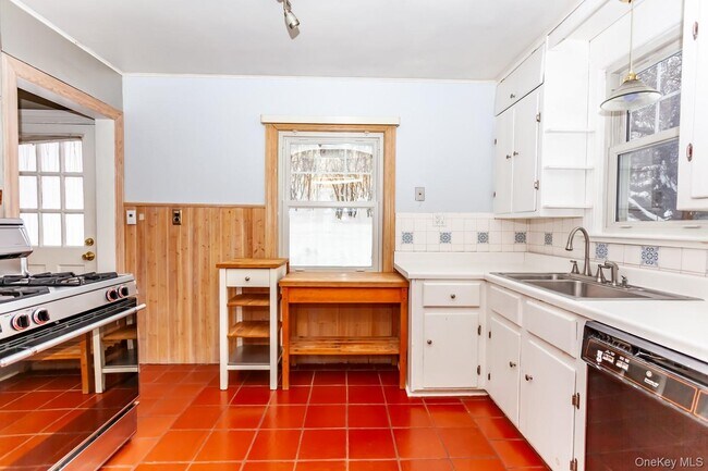 Building Photo - 530 Union Ave