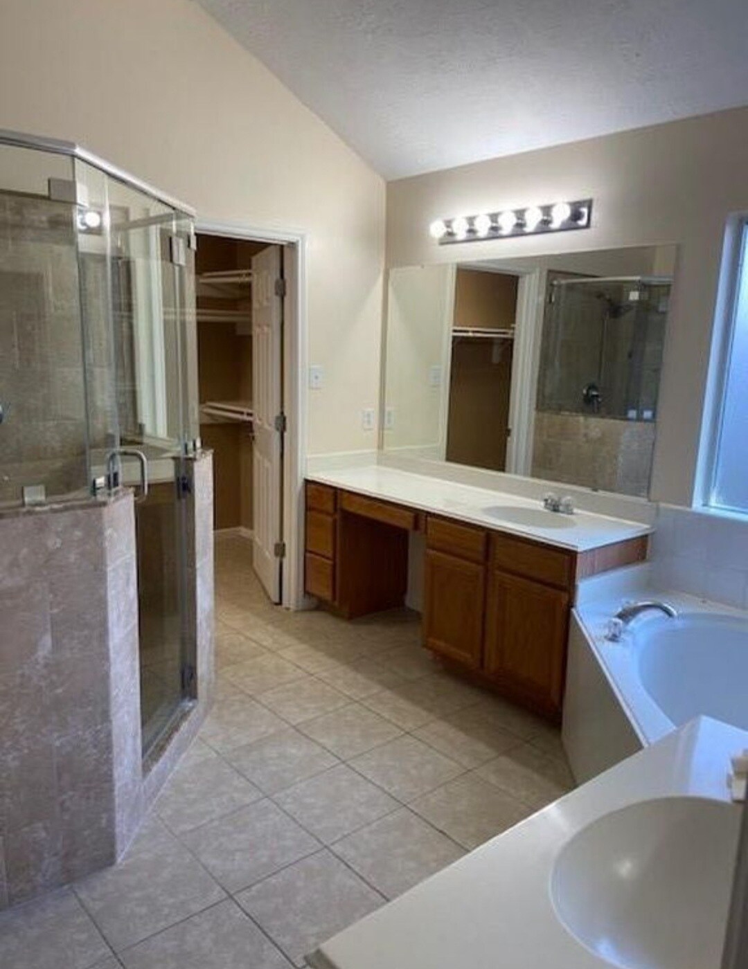 Building Photo - 6618 Autumn Thistle Dr