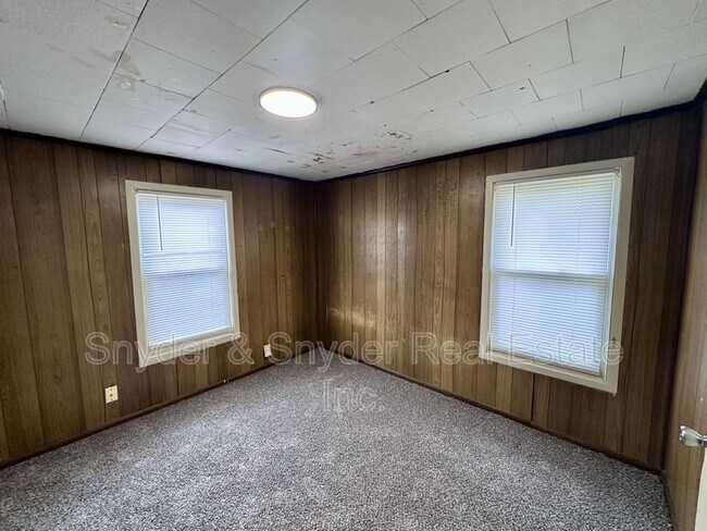 Building Photo - 208 Denver St