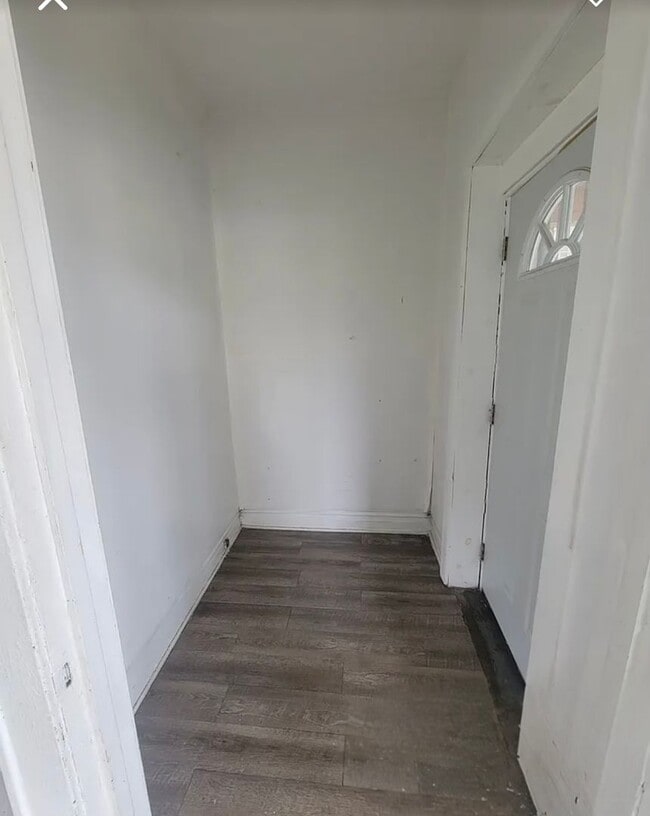 Building Photo - Welcome home- Large 3 Bedroom Duplex