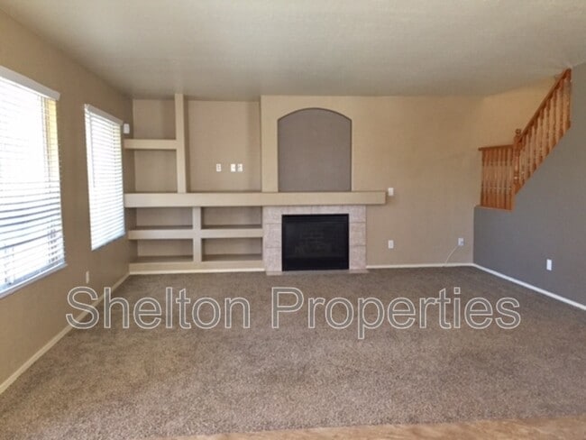Building Photo - 14787 W Columbine Dr