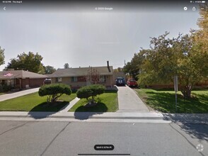 Building Photo - 5640 E 67th Pl