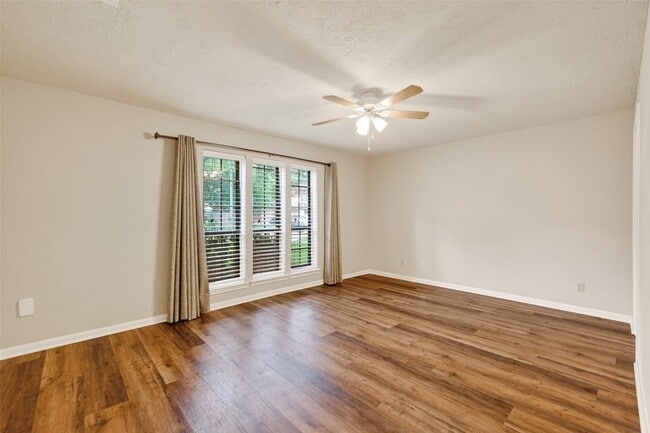 Building Photo - 18111 Shireoak Dr