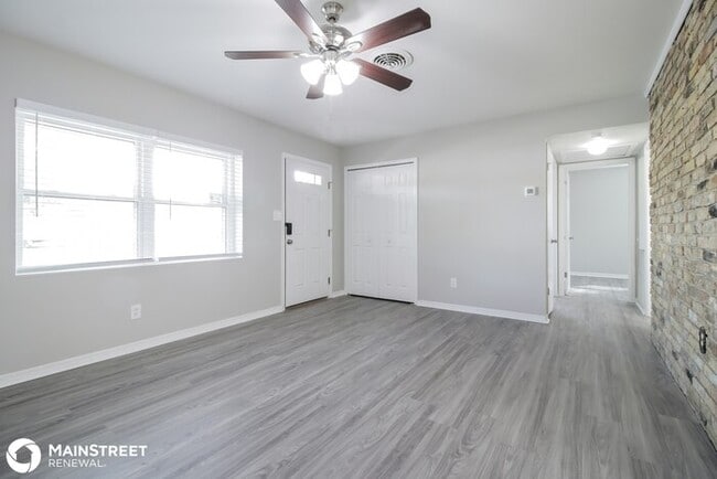 Building Photo - 173 Jay Dr