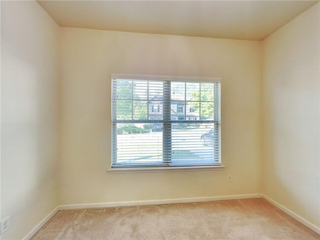 Building Photo - 1324 Little Hampton Dr