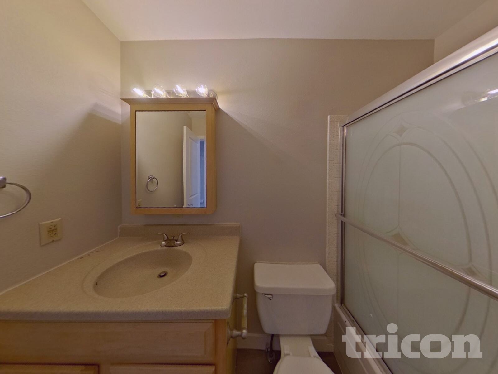 Building Photo - 2435 Shawnee Dr