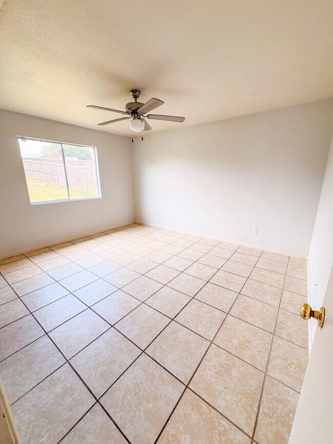 Building Photo - 2909 Blackburn Dr