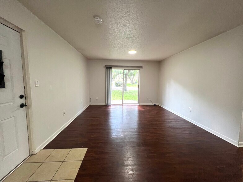 Building Photo - 507 NW 39th Rd