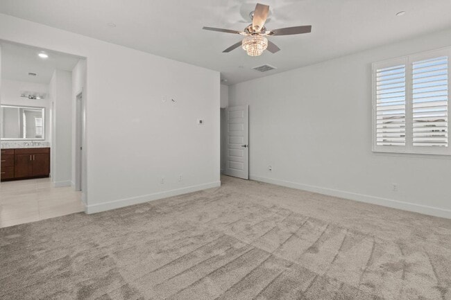 Building Photo - 3 YEARS NEW, BUILT BY LENNAR HOMES, 4 BED, 3 BATH, 2 CAR GARAGE