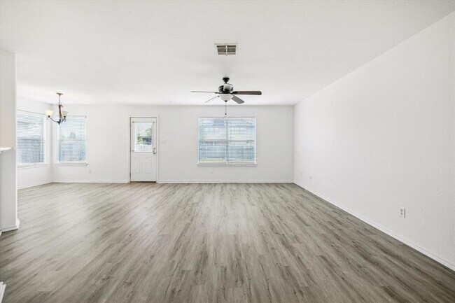 Building Photo - 228 Almquist St