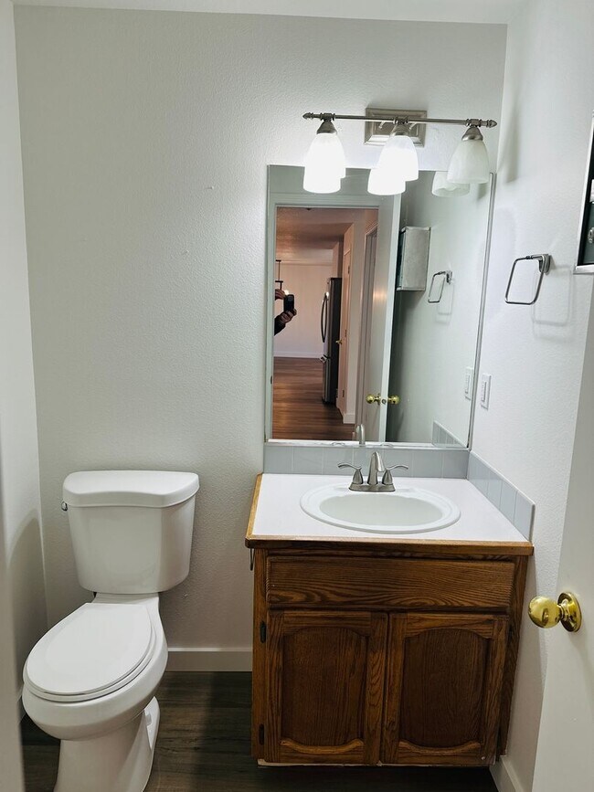 Building Photo - Charming Newly Remodeled Acreage Home