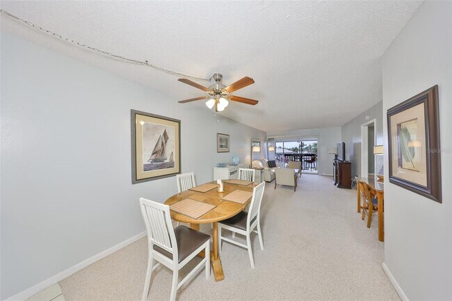 Building Photo - 1028 Apollo Beach Blvd