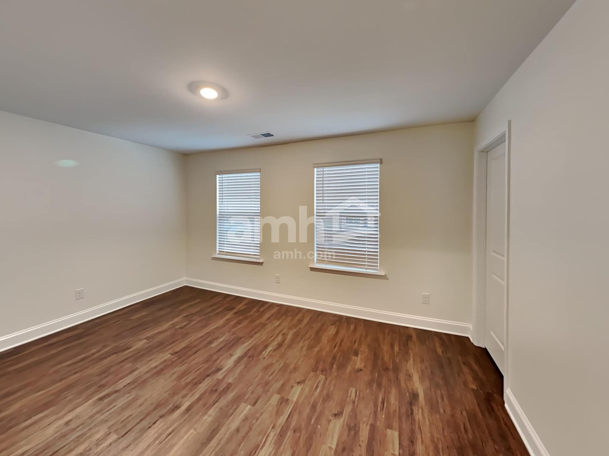 Building Photo - 549 Rivermist Dr