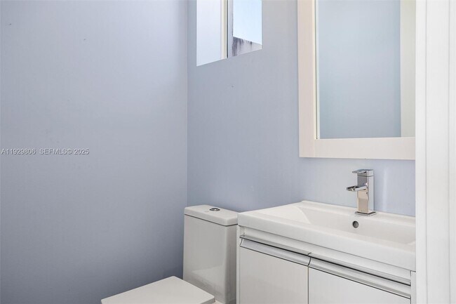 Building Photo - 6308 NW 104th Path