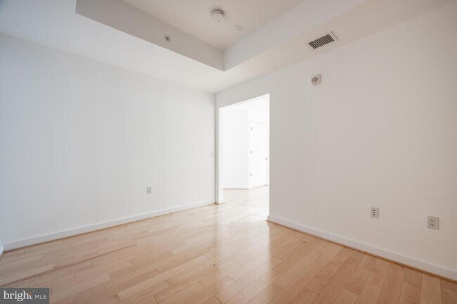 Building Photo - 1881 N Nash St