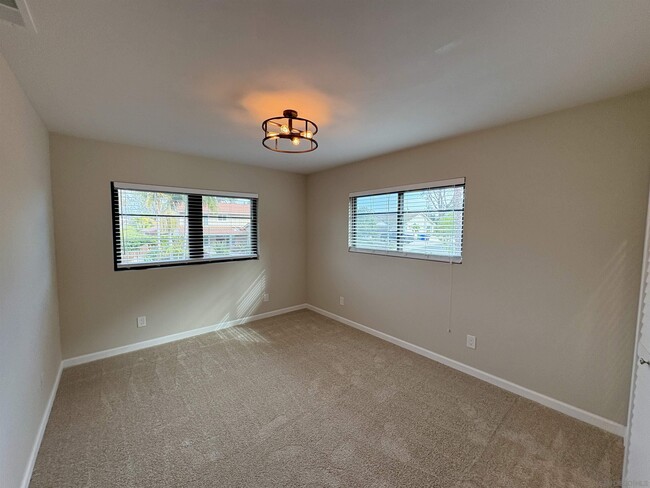 Building Photo - 12918 Biscayne Cove