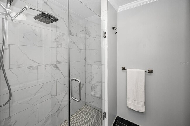 Building Photo - 100 Bluff View Dr