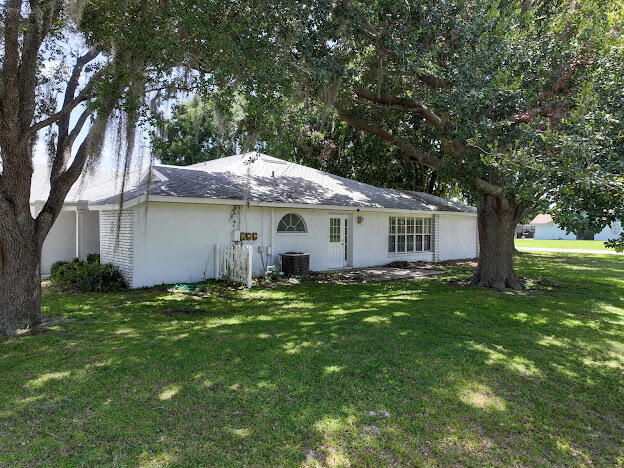 Building Photo - 3901 Loquat Rd
