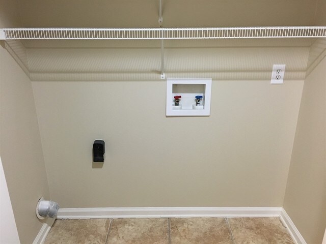 Building Photo - 145 Parkview Rd