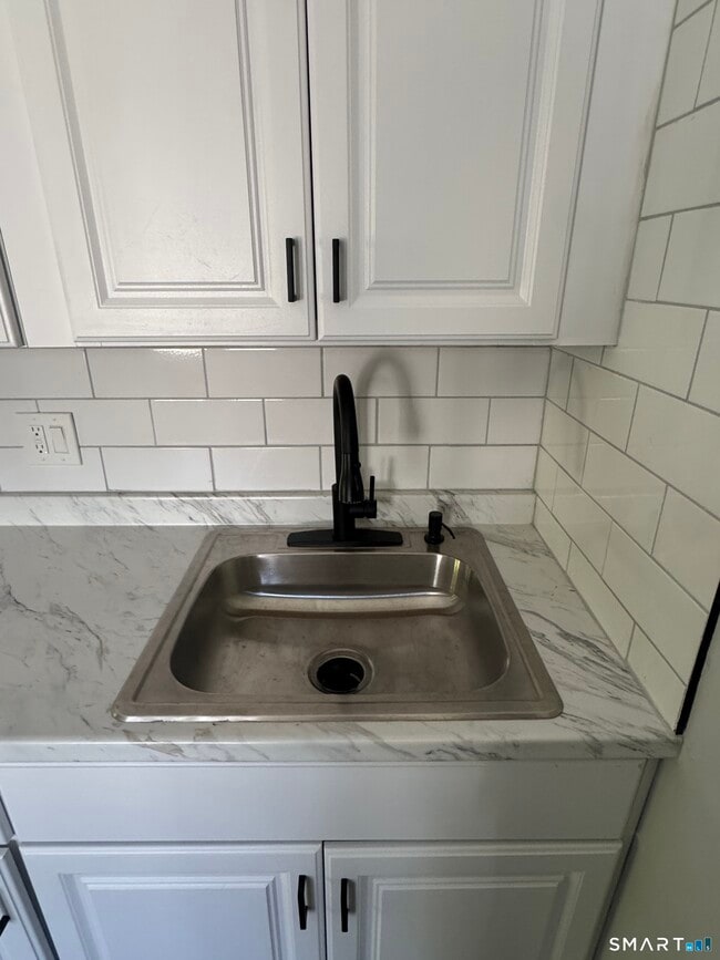 Building Photo - 67-69-69 Westbourne Pkwy