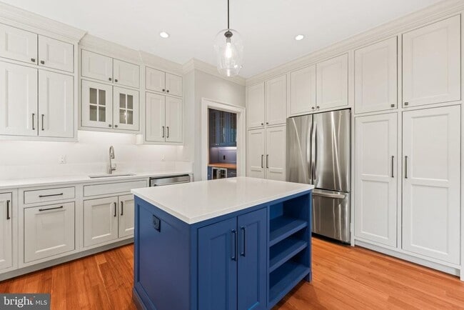 Building Photo - 509 Duke St