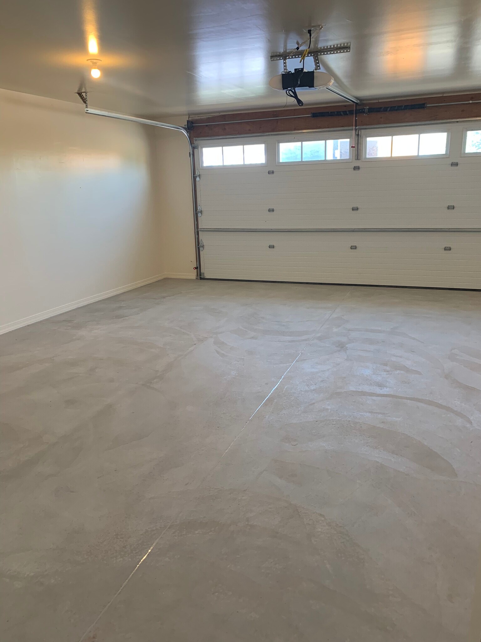 Finished x-large garage - 2124 E Olympic Ave