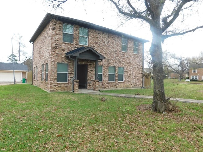 Building Photo - 4803 Forest Ct