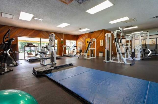 Building Photo - 5200 NE 6th Ave