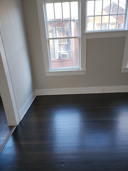 Building Photo - 919 Inverness Ave