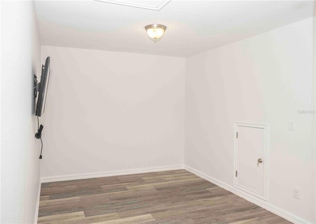 Building Photo - 11737 Brookside Dr