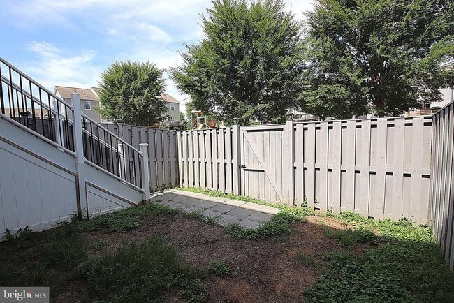 Building Photo - 185 Magellan Dr