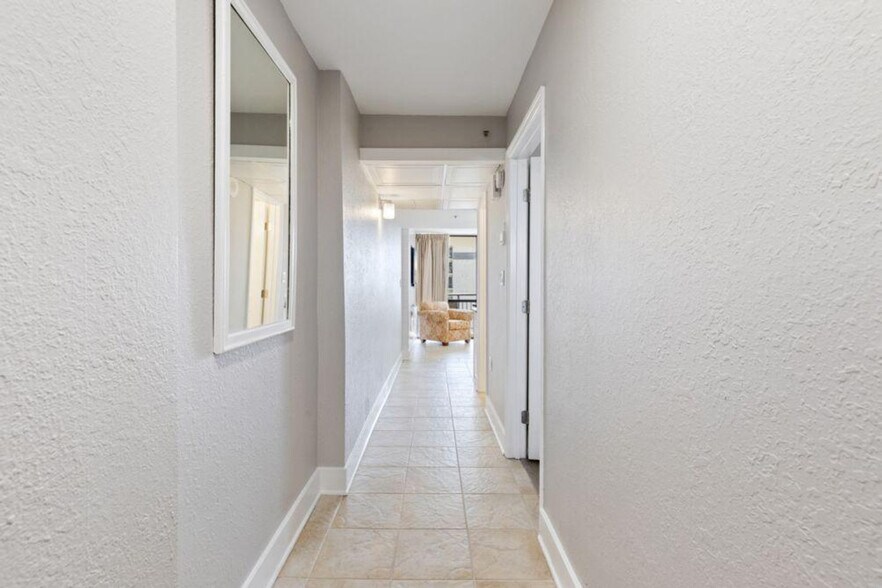 Building Photo - 2310 N Ocean Blvd
