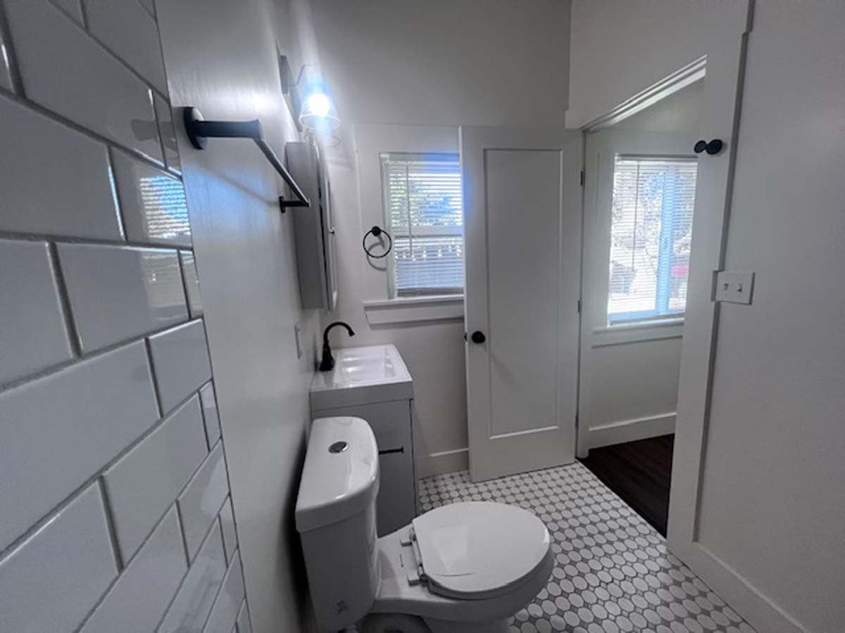 Building Photo - 1301 Adeline St