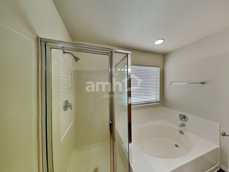 Building Photo - 10845 E Wier Ave