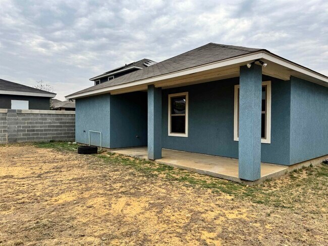 Building Photo - 3606 Octavia Dr