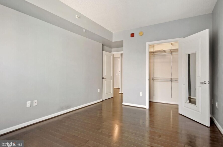 Building Photo - 440 L St NW